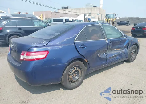 2010 Toyota Camry Se/Le/Xle z USA, uszkodzony, nr VIN 4T4BF3EK8AR013559